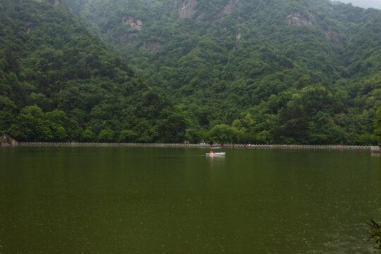 翠华山天池风光