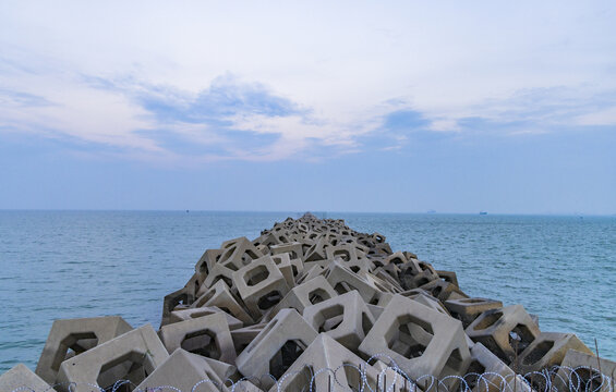 天津东疆建设开发纪念公园景观