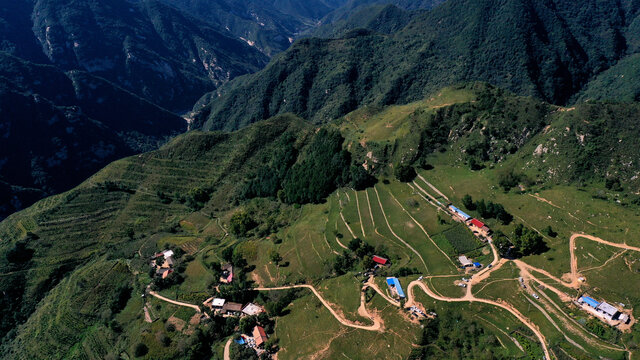 航拍秦岭风光蓝田流峪寺村