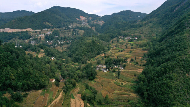 航拍商洛天蓬山寨景区秦岭山脉