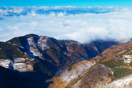 会泽草山雪后初晴云雾缭绕