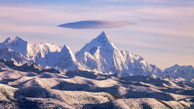 贡嘎雪山