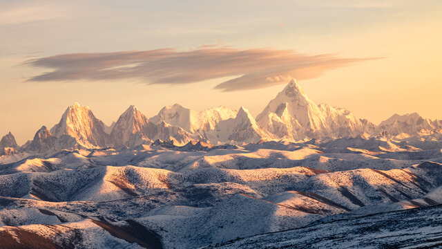 贡嘎雪山