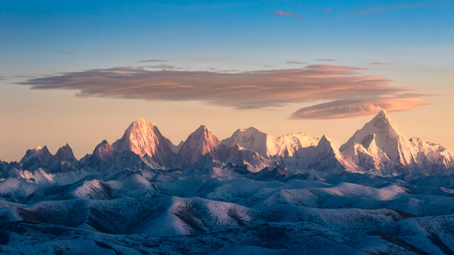 贡嘎雪山