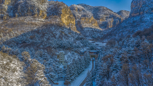 山西盂县藏山冬景