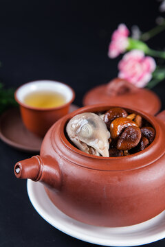 茶树菇炖鹧鸪汤