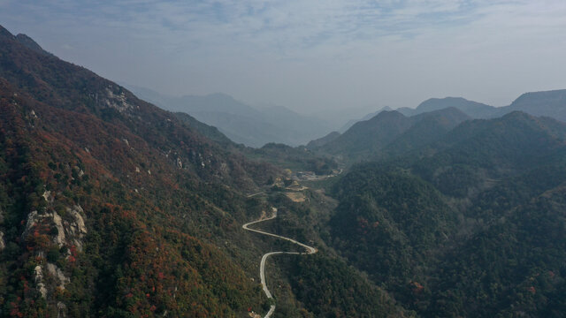 航拍秦岭山脉秋天景色