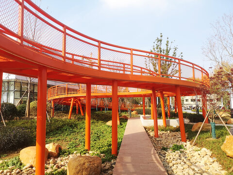 橙色天桥