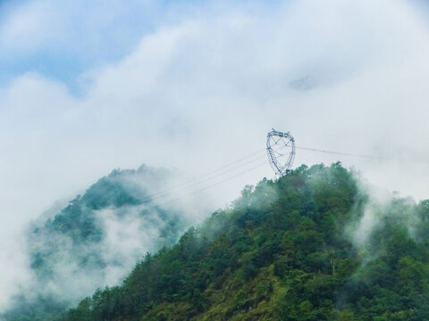 高山输电塔