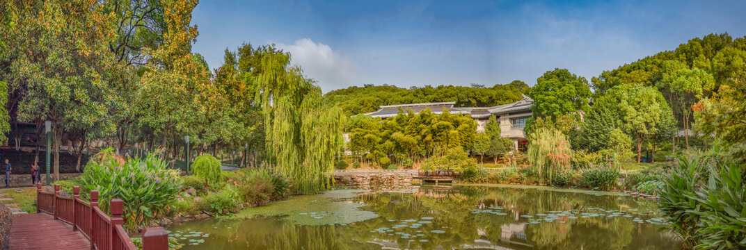 芜湖铁山宾馆莲塘全景图