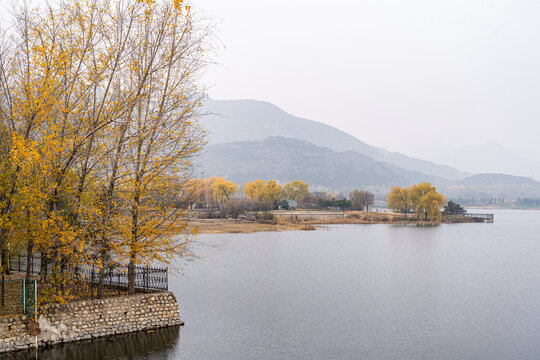 北京怀柔雁栖湖秋色