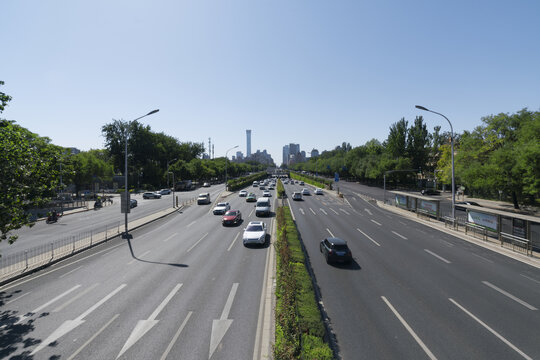 北京东三环中路