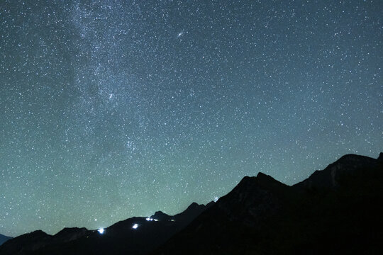 山区星空