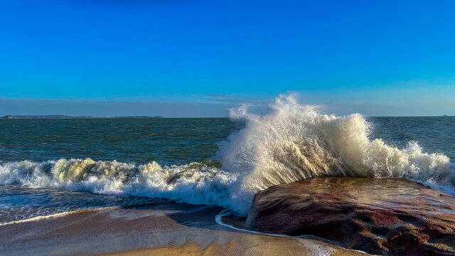 厦门观音山海边浪花