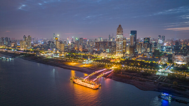 汉口沿江夜景