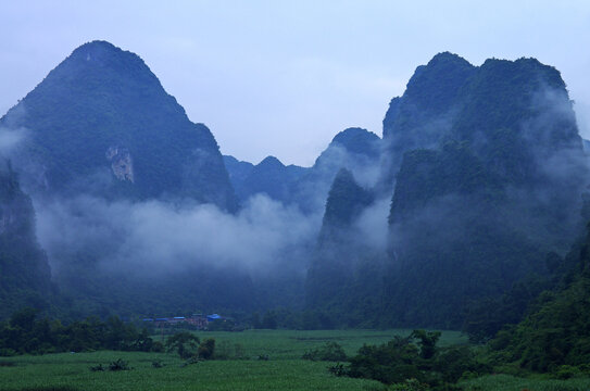 云雾青山自然风景