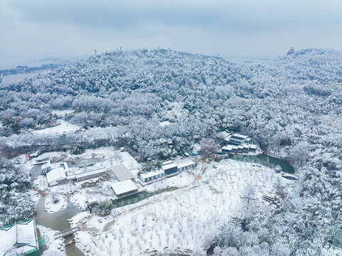 武汉东湖磨山风景区冬季雪景