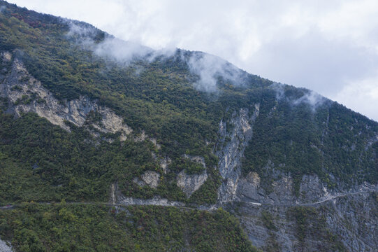 悬崖公路山区公路