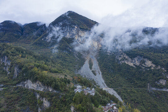 悬崖公路山区公路