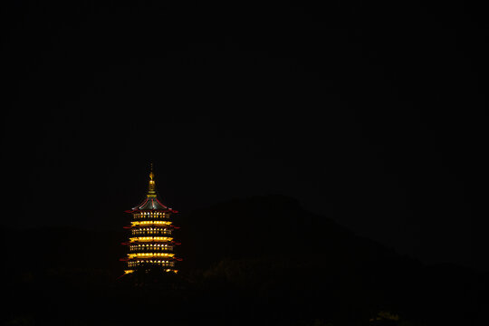 杭州雷峰塔夜景