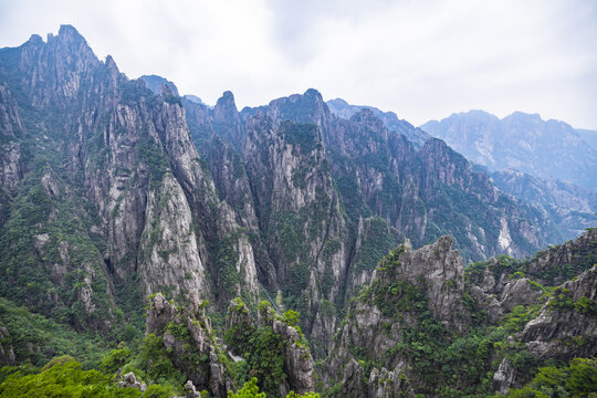 安徽黄山风景区山脉风光