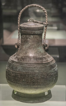 商代中期兽面纹壶