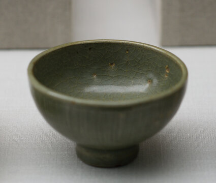 龙泉窑青釉碗