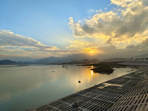 海岸线夕阳