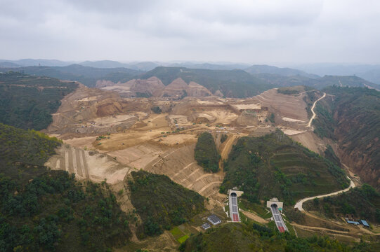 移山填沟工程