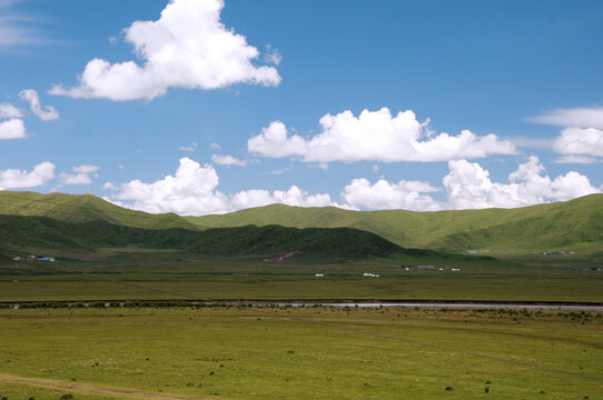 红原月亮湾草原