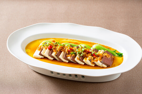 蝦醬蒜蓉蒸雙色豆腐