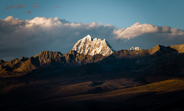 雅拉雪山