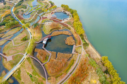 航拍郑州北龙湖湿地公园木栈道