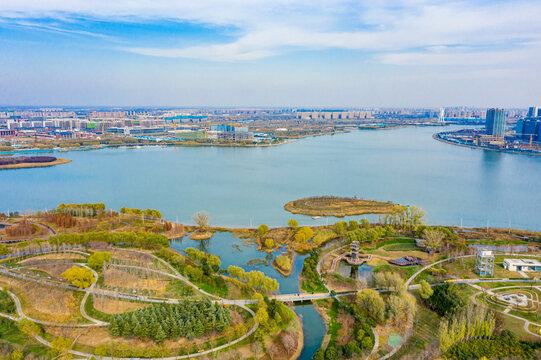 航拍郑州北龙湖湿地公园湖泊