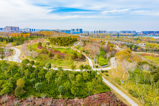 航拍郑州市森林公园凤山园区