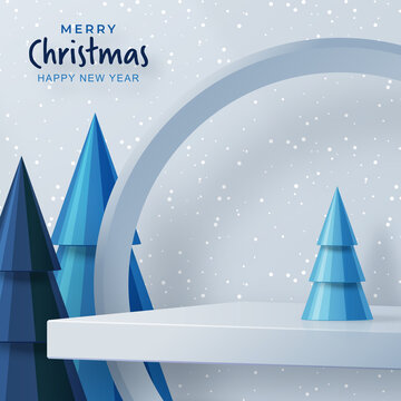 圣诞树旁圆环前的长方形舞台广告模板