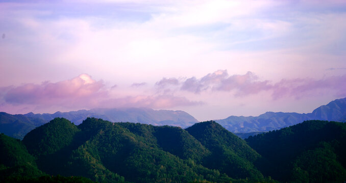 连绵起伏的乌蒙高原大山