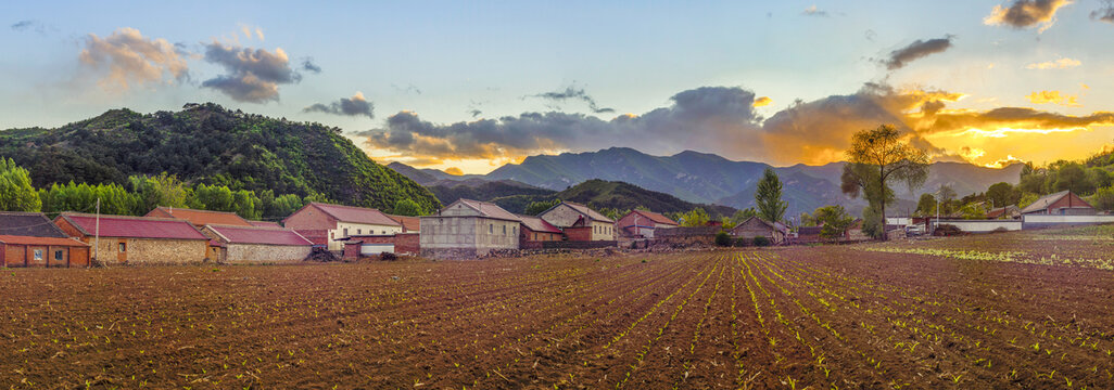 丰宁县老米沟门乡村晚景