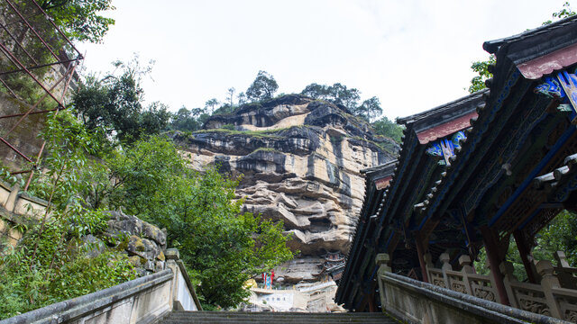 大理市剑川县宝相寺悬崖