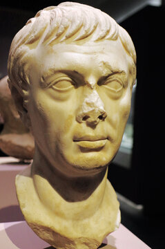 古罗马大理石智者头像雕塑