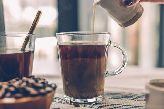 下午茶咖啡杯咖啡豆商务精英办