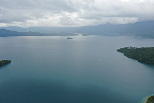 航拍泸沽湖风景区