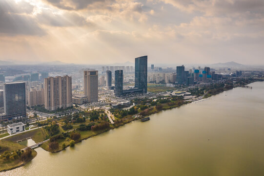 秋日上虞曹娥江两岸城市风光