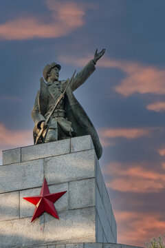 解放辽东烈士纪念碑