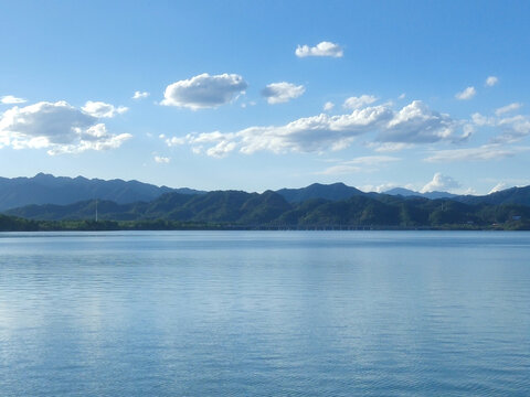 碧水蓝天