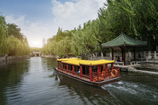 济南大明湖园林风景