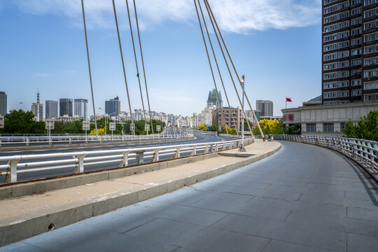 公路弯道街景