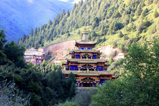 青海果洛班玛灯塔乡吾扎寺