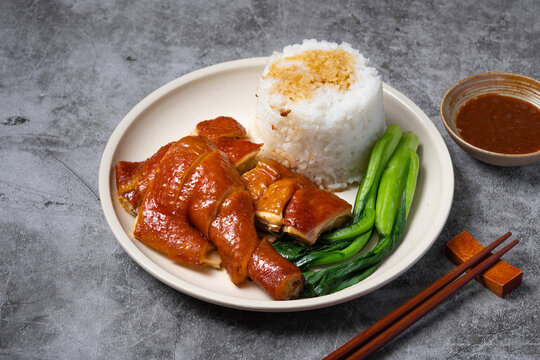 酱油鸡腿饭