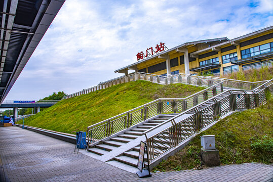 鲘门高铁站全景